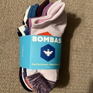 Brand new Bombas 6 pack size medium, multi